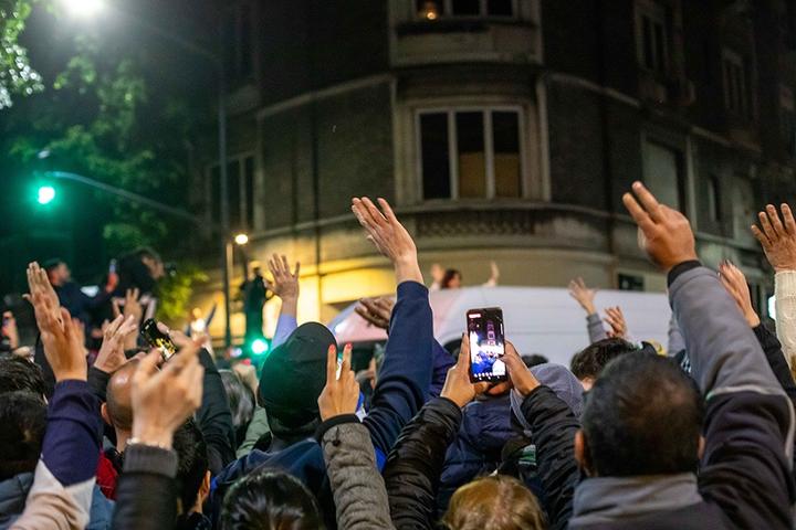 Militantes junto a Cristina