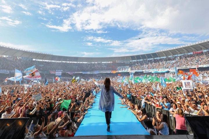 CFK en La Plata, día de la militancia