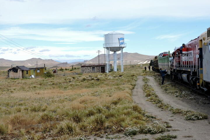 Tren recorre todo el país