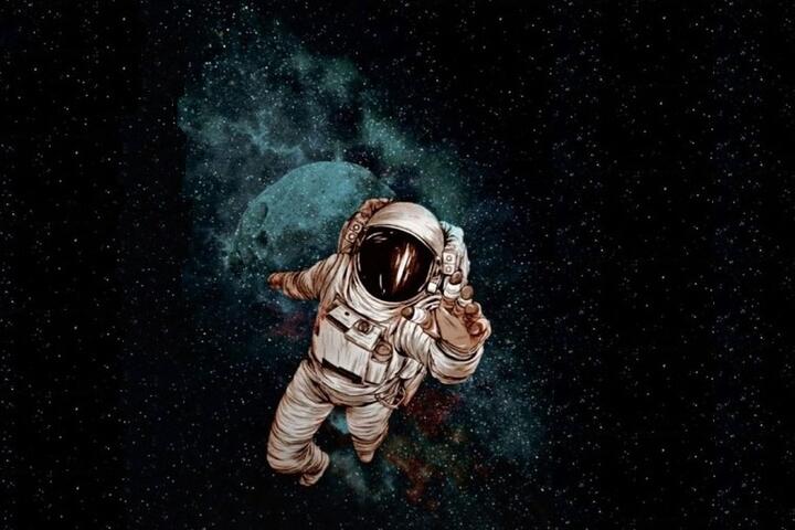 30 poemas para ser leídos a bordo de la Estación Espacial