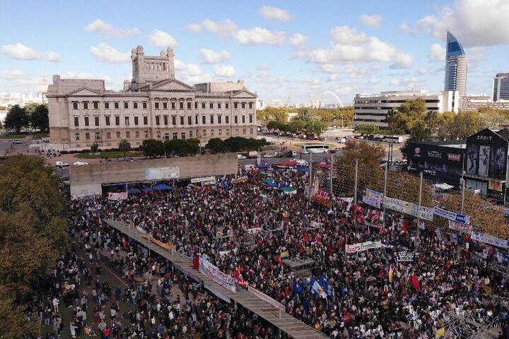 Uruguay: el sindicalismo impulsa plebiscito para derogar reforma previsional de la derecha | Agencia Paco Urondo