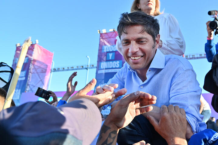 Axel Kicillof en el cierre de campaña 2023 en Arsenal