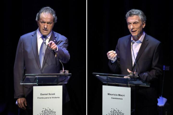 Scioli y Macri en el debate previo al balotaje 2015