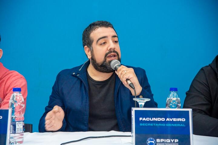Acusan a Cordero de no homologar acuerdos salariales entre sindicatos y empresas del sector privado que rompen el cepo paritario del Gobierno