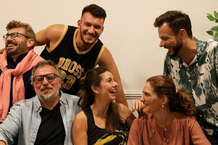Teatro, toda persona vista de cerca es un monstruo