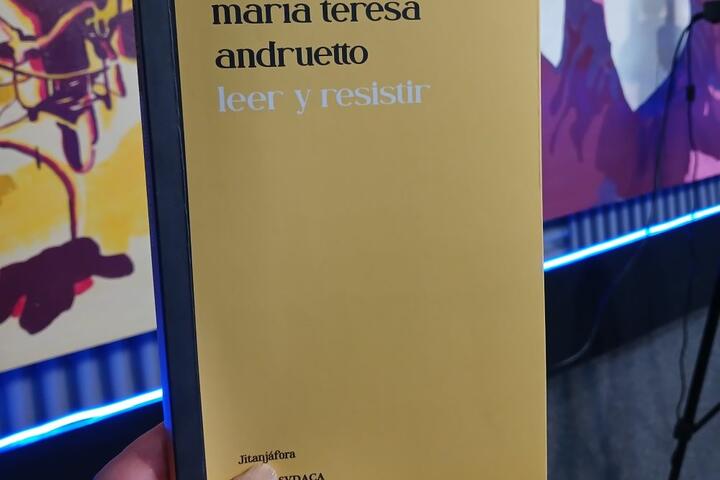 Libro Leer y resistir de Andruetto