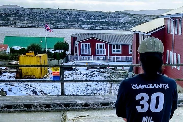 Las Malvinas y nuestros pibes, a diario - La Poderosa
