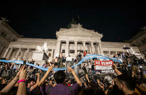 Cacerolazo contra DNU Milei