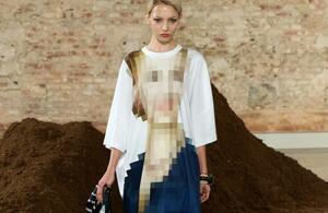 moschino y eva peron