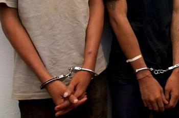 Jóvenes detenidos en cárceles